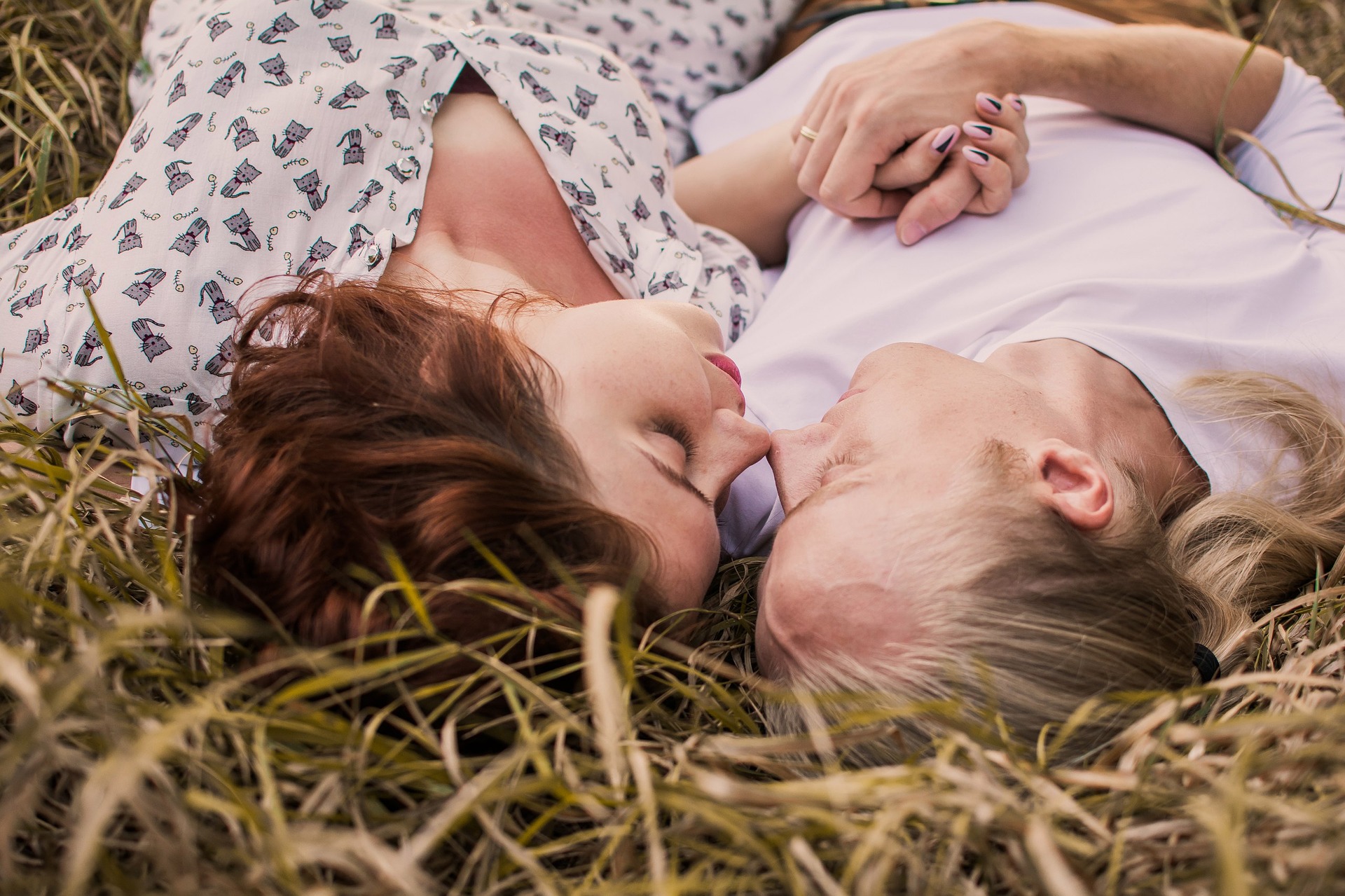 行ってきます いってらっしゃいのキス ちゅーはいつまで 夫婦でキスしてる割合 心理について調べてみた